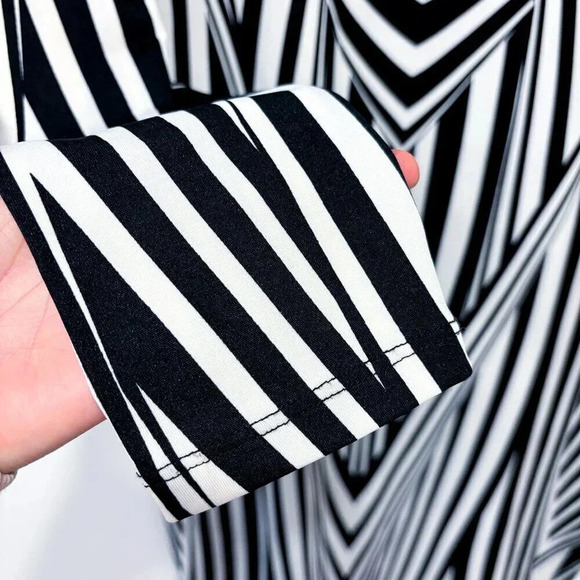 RIVER ISLAND Black & white fitted  dress - Picture 3 of 8